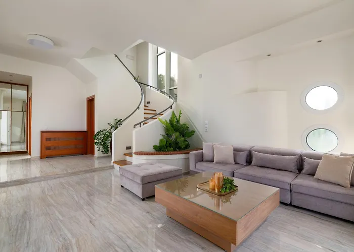 ヴィラ Excelencia New With Artistic Pool & Sea View