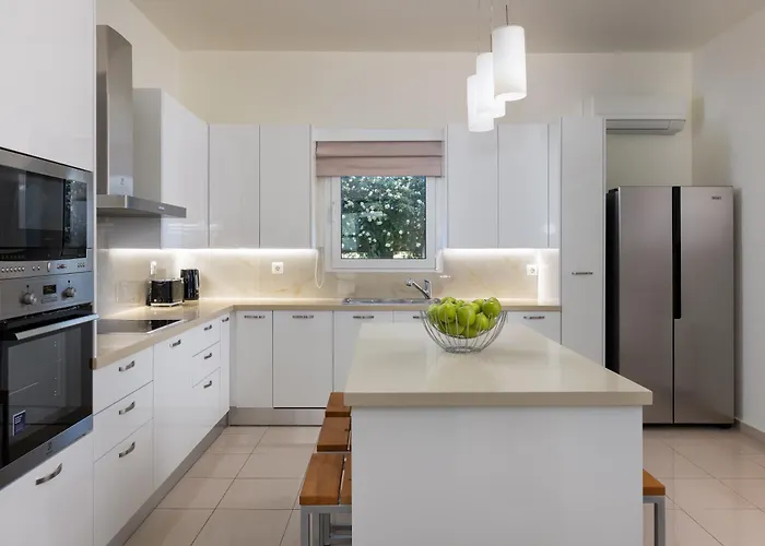 Excelencia New With Artistic Pool & Sea View *